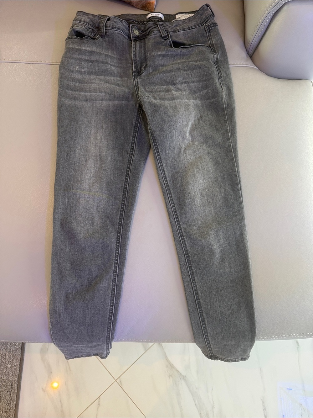 Kensie Charcoal Gray ankle/ mid rise Skinny Jeans - Faded Wash